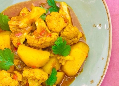 Potato Cauliflower Curry (Aloo Gobi) | Michigan Potatoes